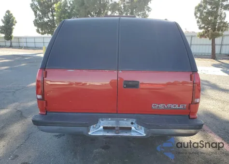 1996 Chevrolet Suburban C1500 z USA, uszkodzony, nr VIN 3GNEC16RXTG116211